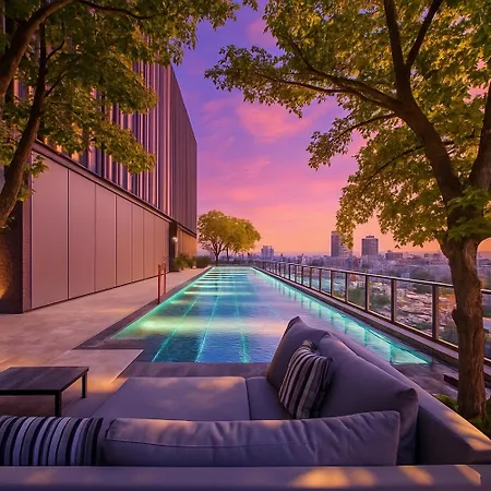 Phrom Phong 1Br Luxe Stay With Pool Gym Park City Center
